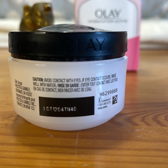 Olay , Beauty fluid lotion 120ml + Firming night cream56ml, Brand New!! - Picture 10 of 16